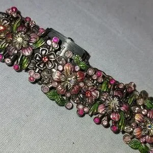 Vintage Avon Flower Rhinestones Stretch Band Women\'s Watch Unique Floral Vintage Flower Rhinestone Color Stretch Band Watch  main image 3
